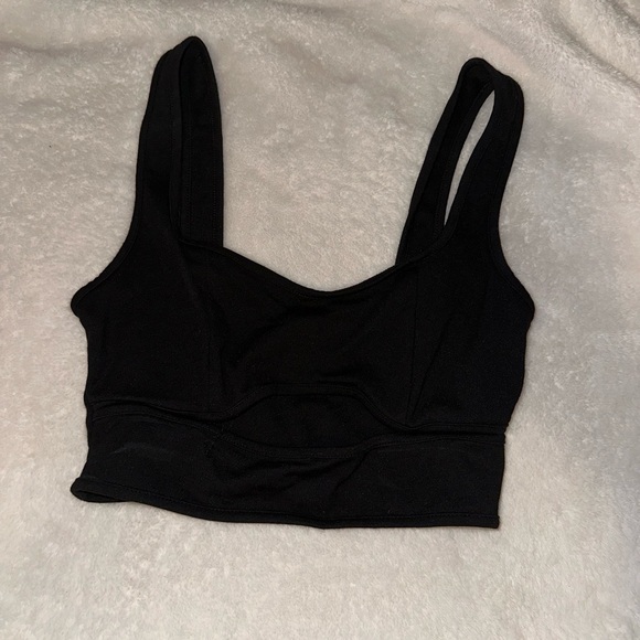 cut out tank top🖤 - Picture 2 of 6